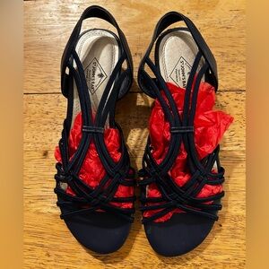 ✨ST JOHNS BAY Navy Rhianna Strappy Dress Sandal Wedge Womens 6M✨